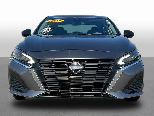 Used 2025 Gray Nissan 2.5 SV image 2