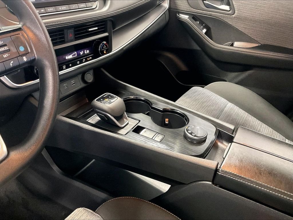 Used 2023 Silver Nissan SV image 21