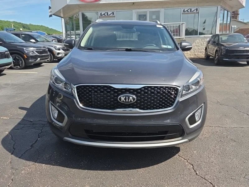 Used 2018 Kia Sorento EX with VIN 5XYPHDA54JG385714 for sale in Beaver Falls, PA