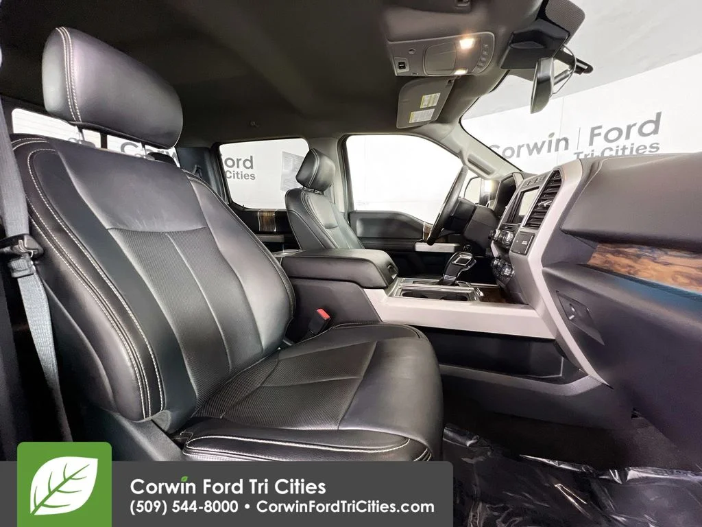 Used 2020 Magnetic Metallic Ford Lariat image 16