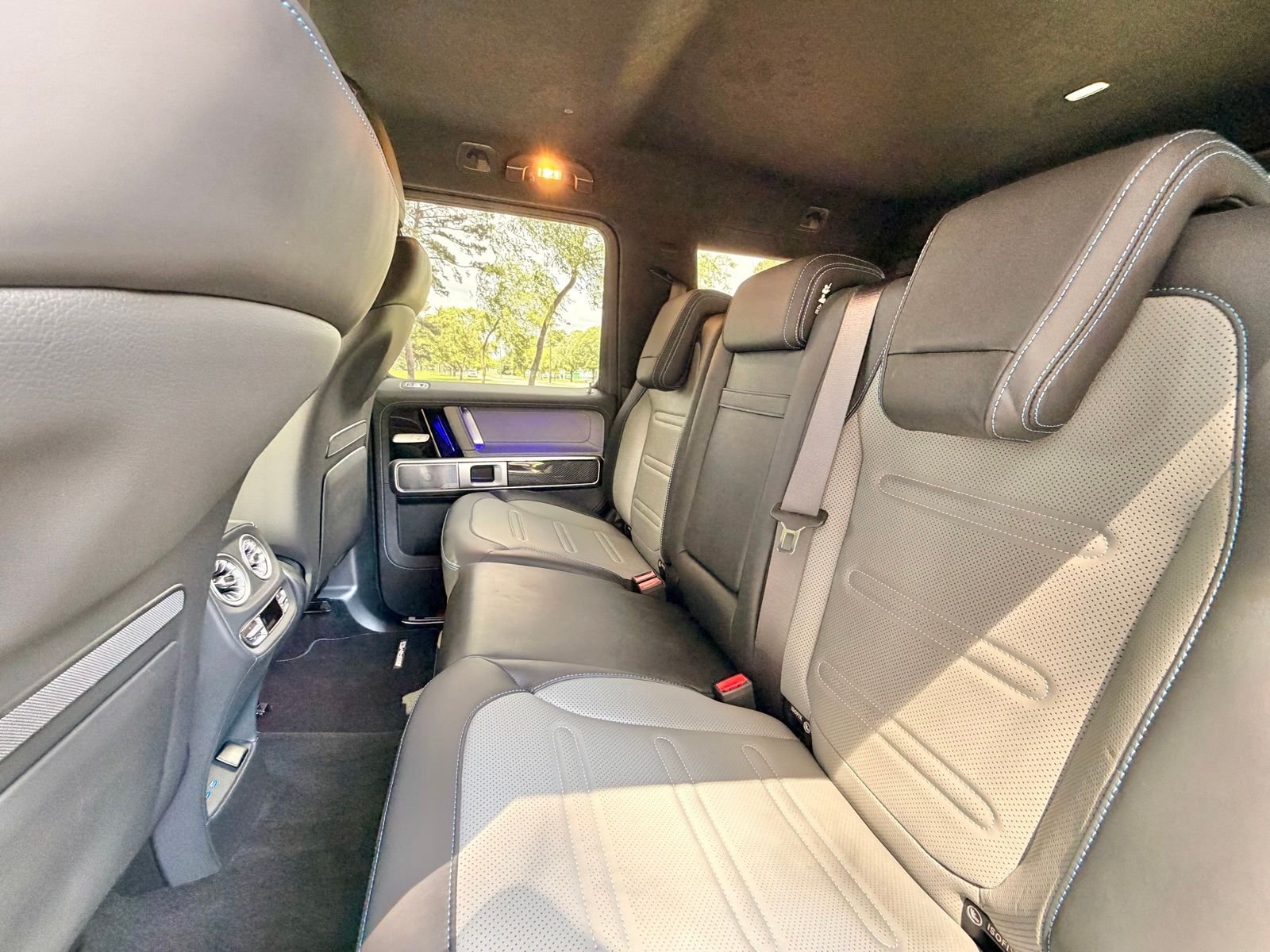 Certified Used 2025 MANUFAKTUR South Sea Blue Magno Mercedes-Benz G 580 image 14