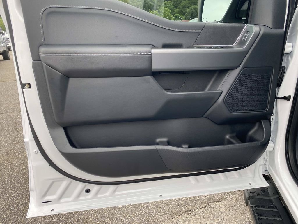 New 2026 Oxford White Ford XLT image 12