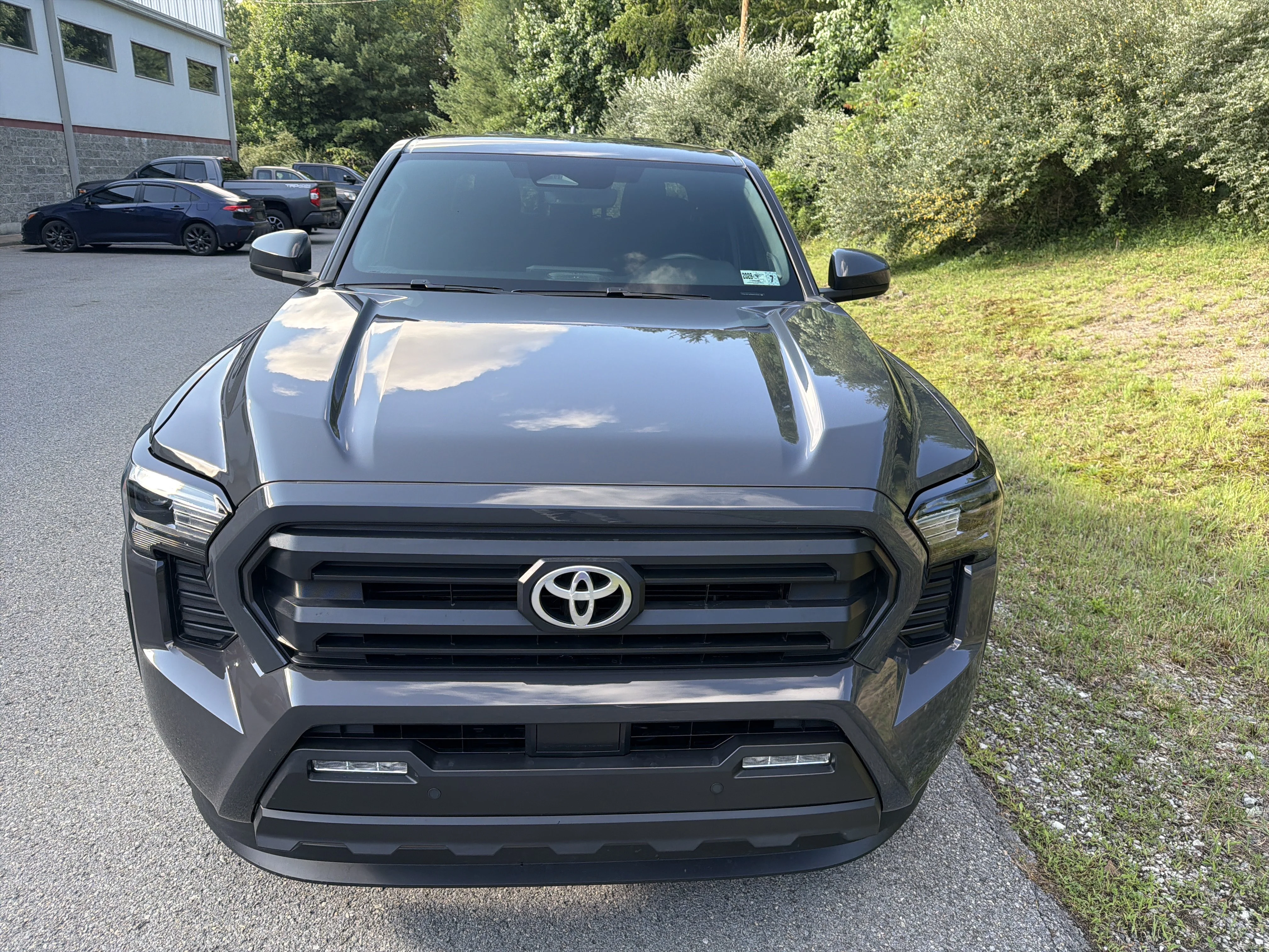 2024 Toyota Tacoma SR5 - Photo 8
