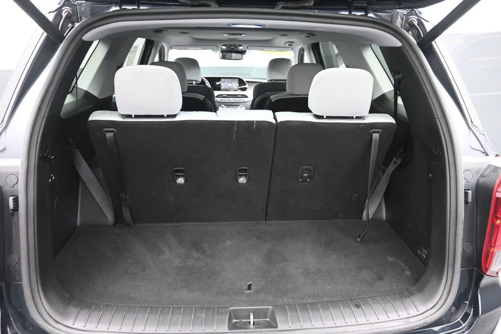 Used 2022 White Hyundai SEL image 12