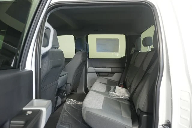 New 2026 Oxford White Ford F-250® XLT image 27