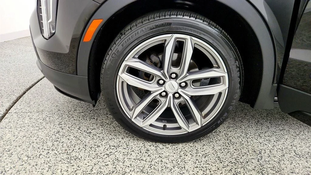 Used 2019 Stellar Black Metallic Cadillac AWD 4dr Sport w/ Comfort & Convenience Pkg, Sunroof & Wheels image 9