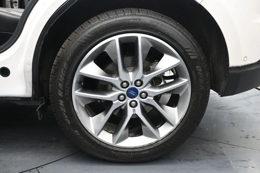 Used 2018 White Ford Titanium image 23