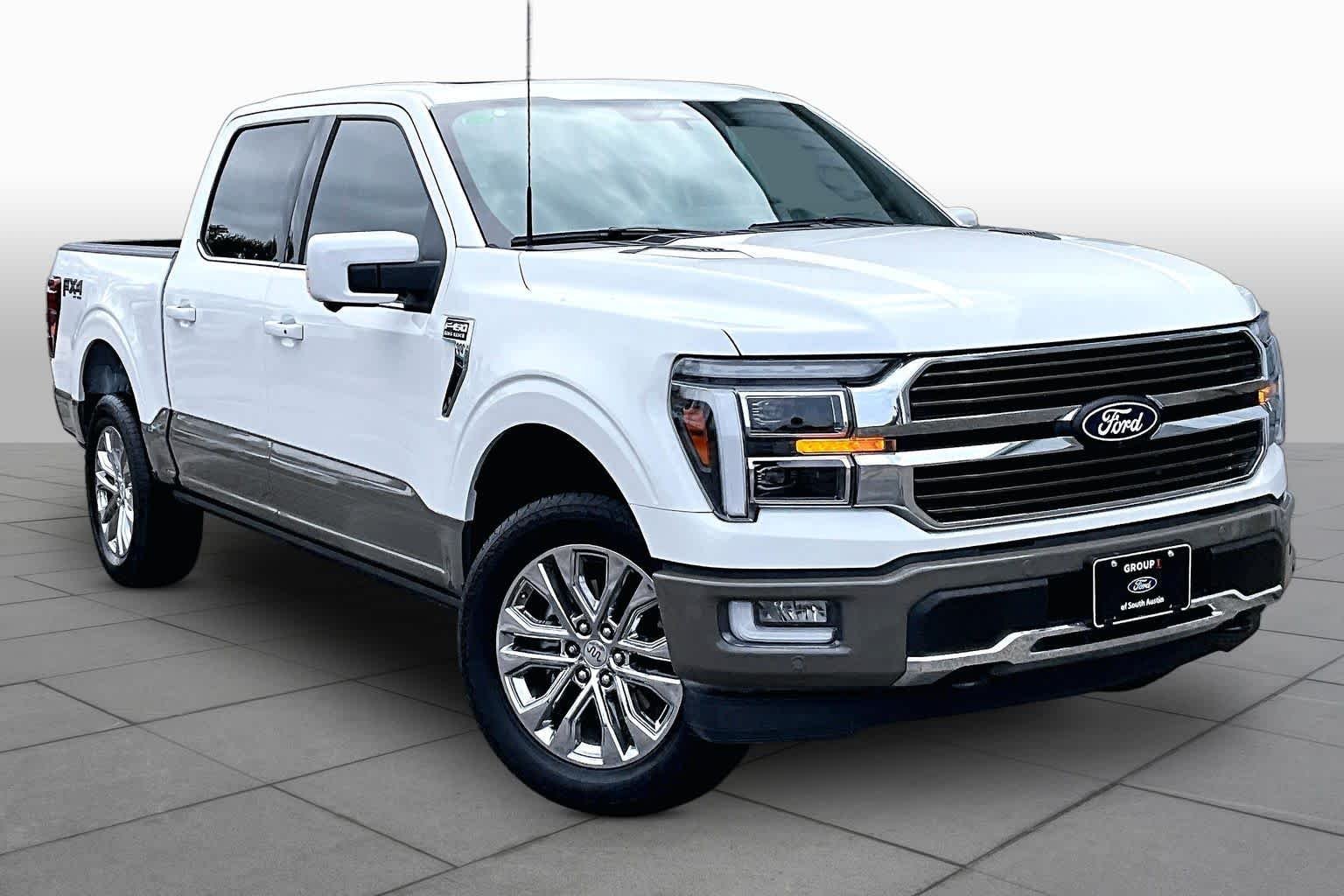 Used 2025 Star White Metallic Tri-Coat/Marsh Gray Ford King Ranch image 3