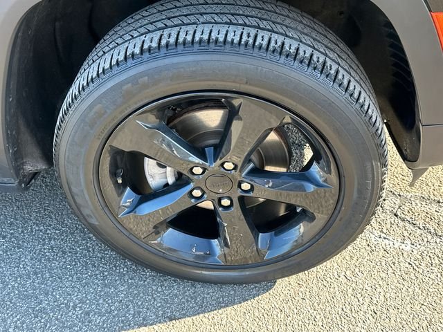 Used 2023 Black Jeep Altitude X image 7