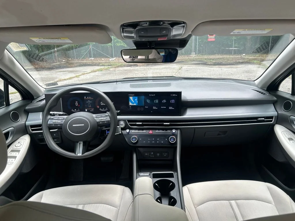Used 2025 Blue Hyundai SEL image 27