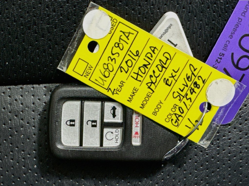 Used 2016 Silver Honda EX-L image 38