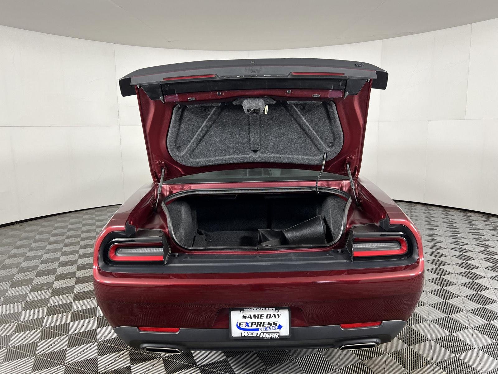 Used 2020 Octane Red Pearlcoat Dodge SXT image 24