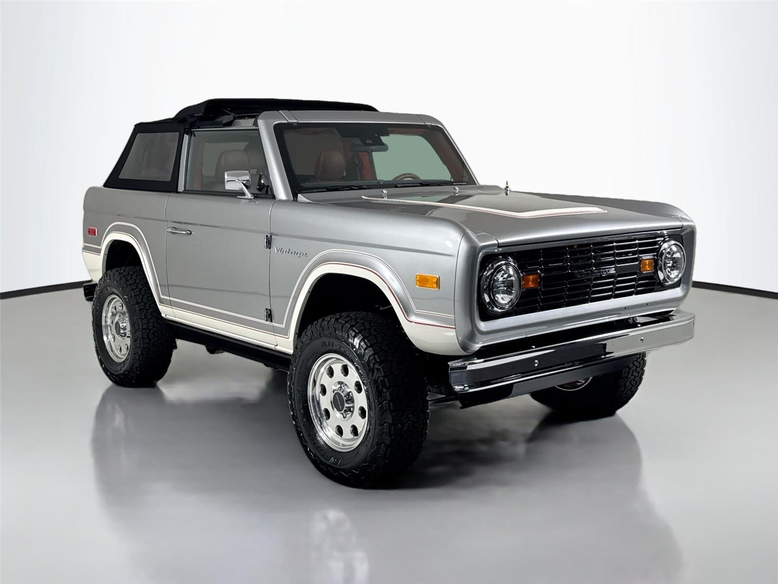 Used 2025 GT Silver Vintage Modern Twin-Turbo w/ Full Bespoke Interior image 48