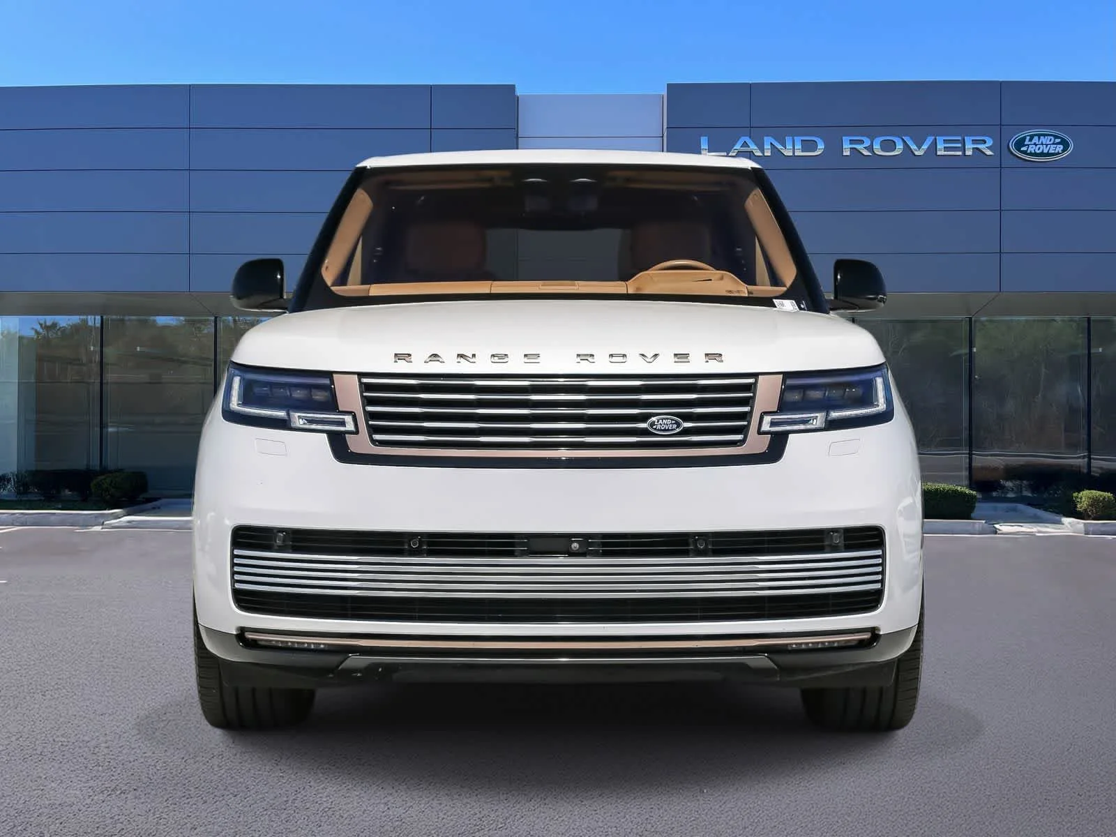 Used 2023 White Land Rover SV image 2