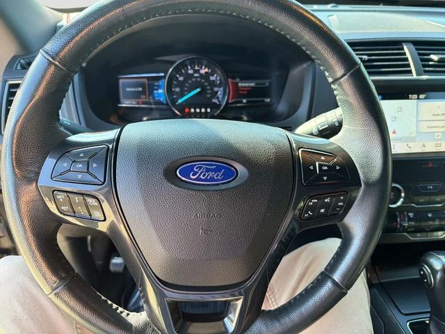 Used 2019 Gray Ford XLT image 25