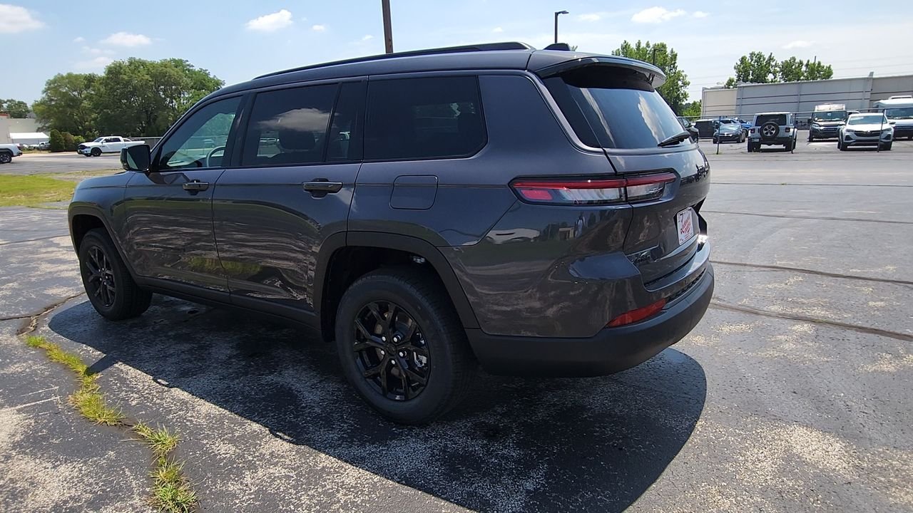 New 2026 Baltic Gray Metallic Clear-Coat Exterior Paint Jeep Altitude image 6