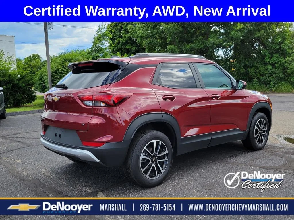 Used 2025 Crimson Metallic Chevrolet LT image 3