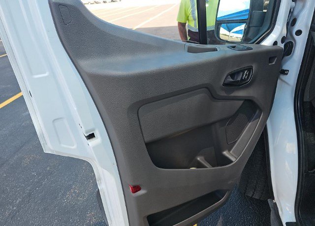 Used 2022 Oxford White Ford XLT image 5