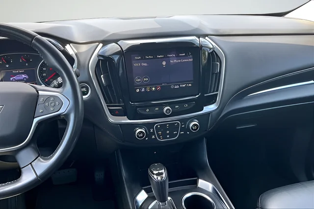 Used 2020 Silver Ice Metallic Chevrolet LT image 9