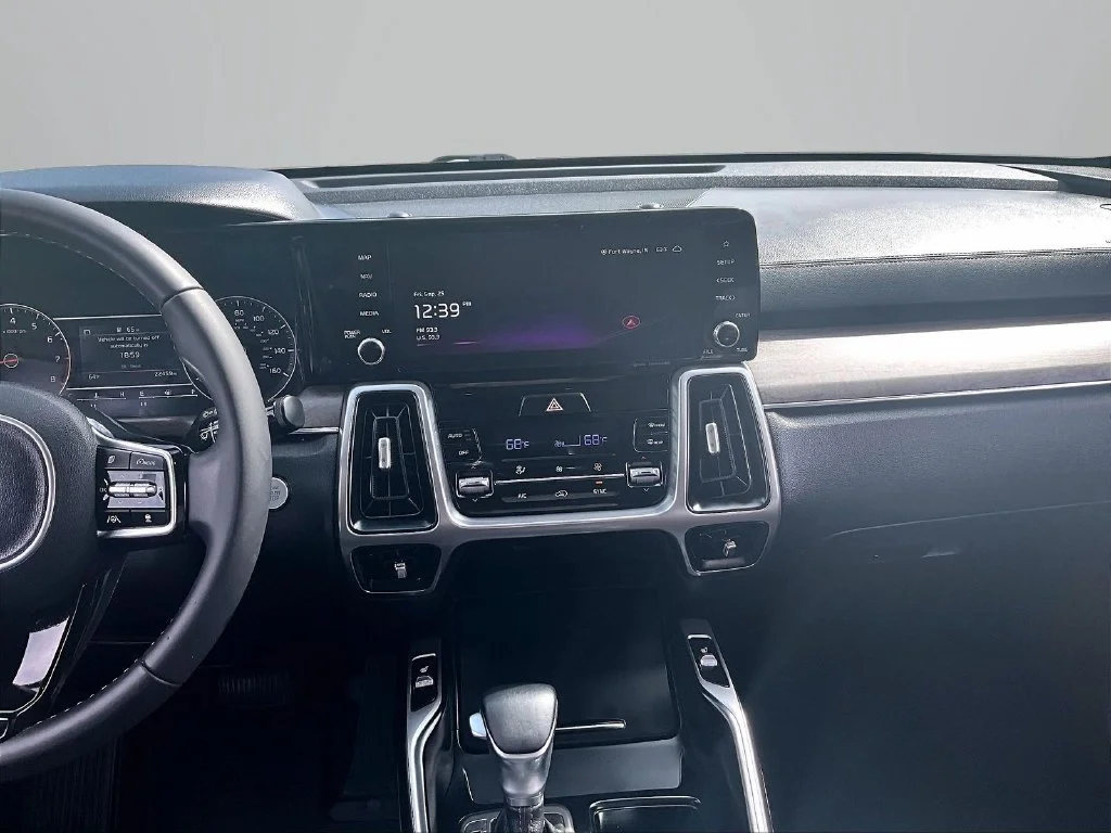 Used 2023 Black Kia X-Line EX image 7
