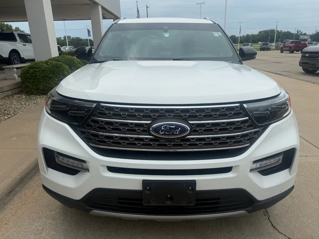 Used 2023 Star White Metallic Tri-Coat Ford King Ranch image 9