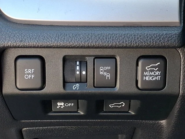 Used 2018 Black Subaru 2.5i Premium image 27