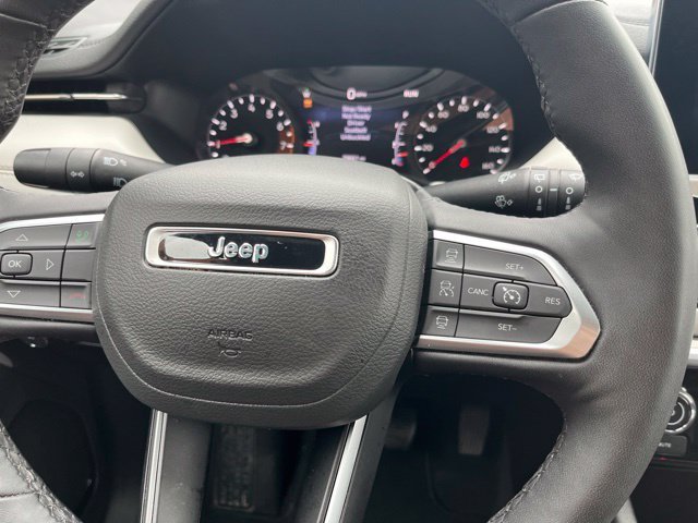 Used 2025 White Jeep Limited image 29
