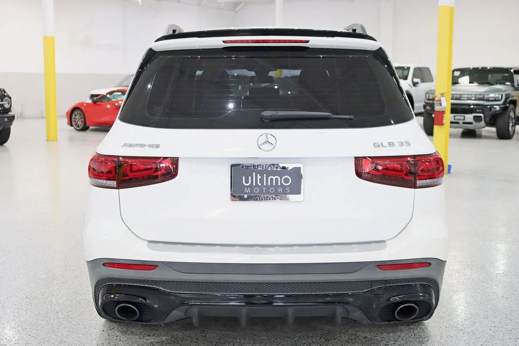 Used 2022  Mercedes-Benz GLB 35 AMG® image 14