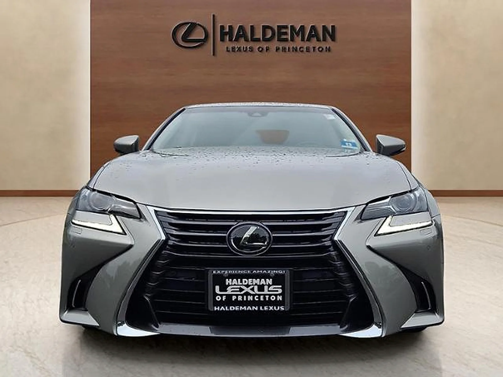 Used 2020 Atomic Silver Lexus  image 2