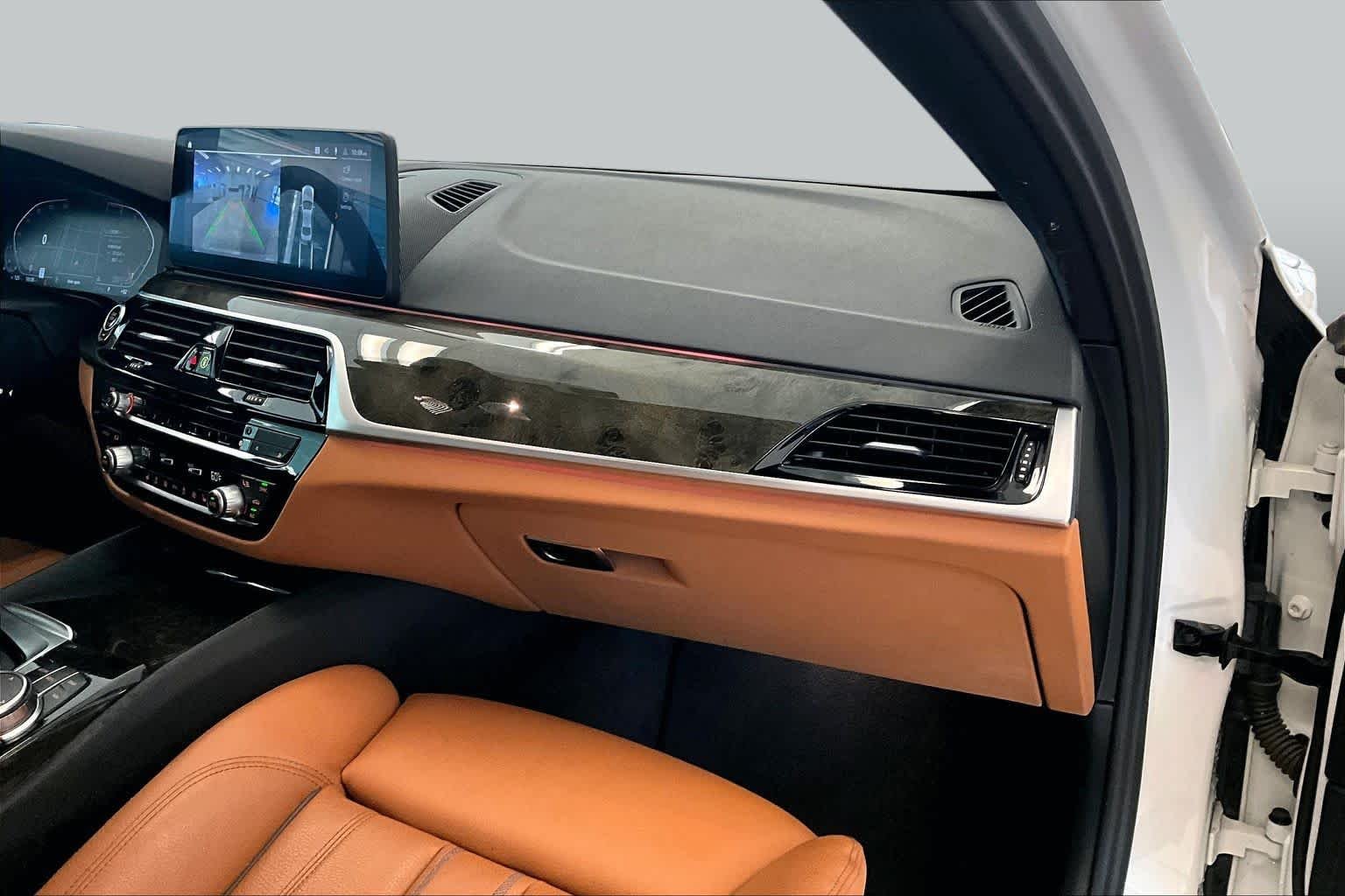 Used 2023 Alpine White BMW 530i image 16