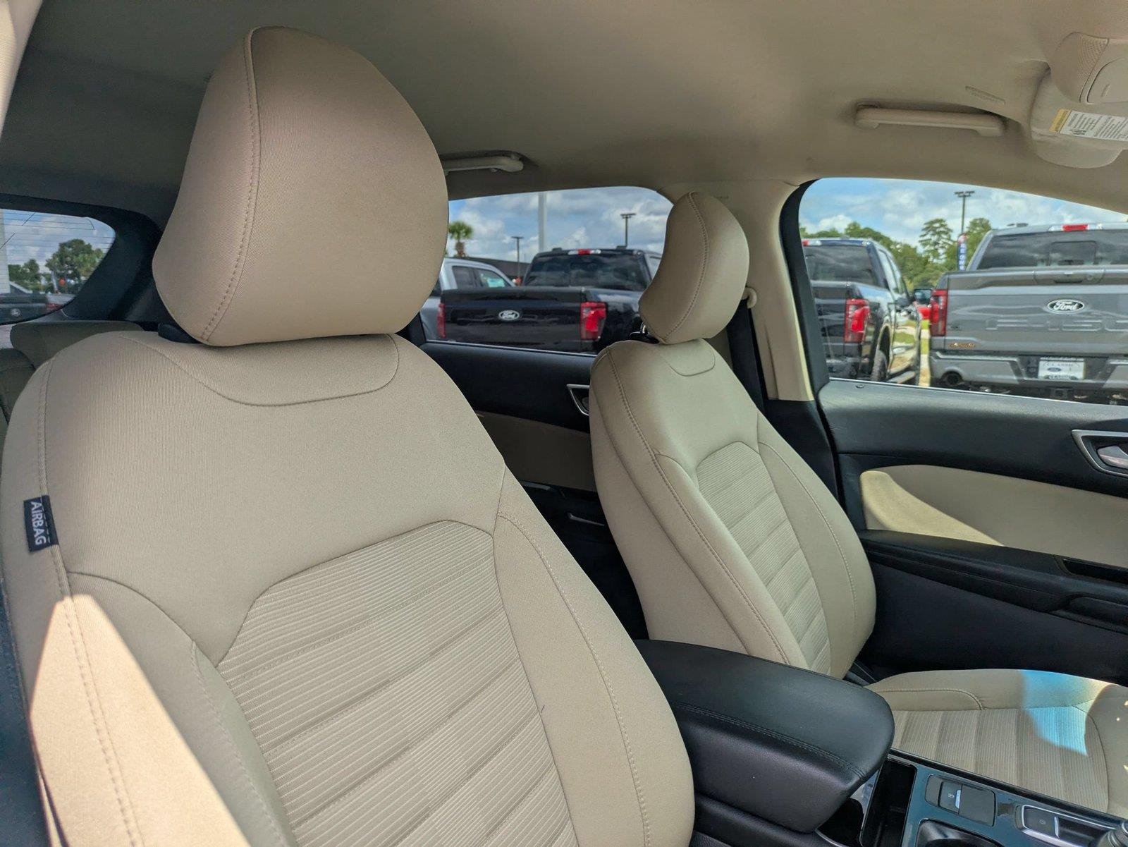 Used 2019  Ford SEL image 34
