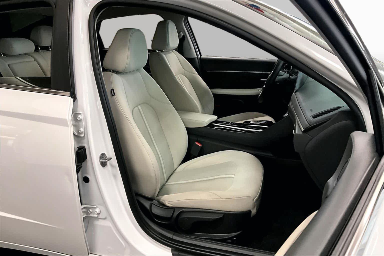 Used 2023 Serenity White Hyundai SEL image 9