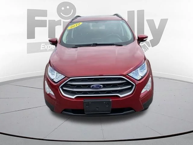 Used 2019 Red Ford SE image 8