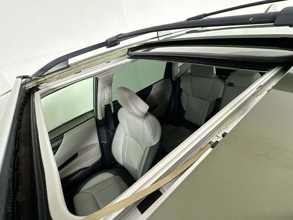 Used 2019 Green Subaru Premium image 26
