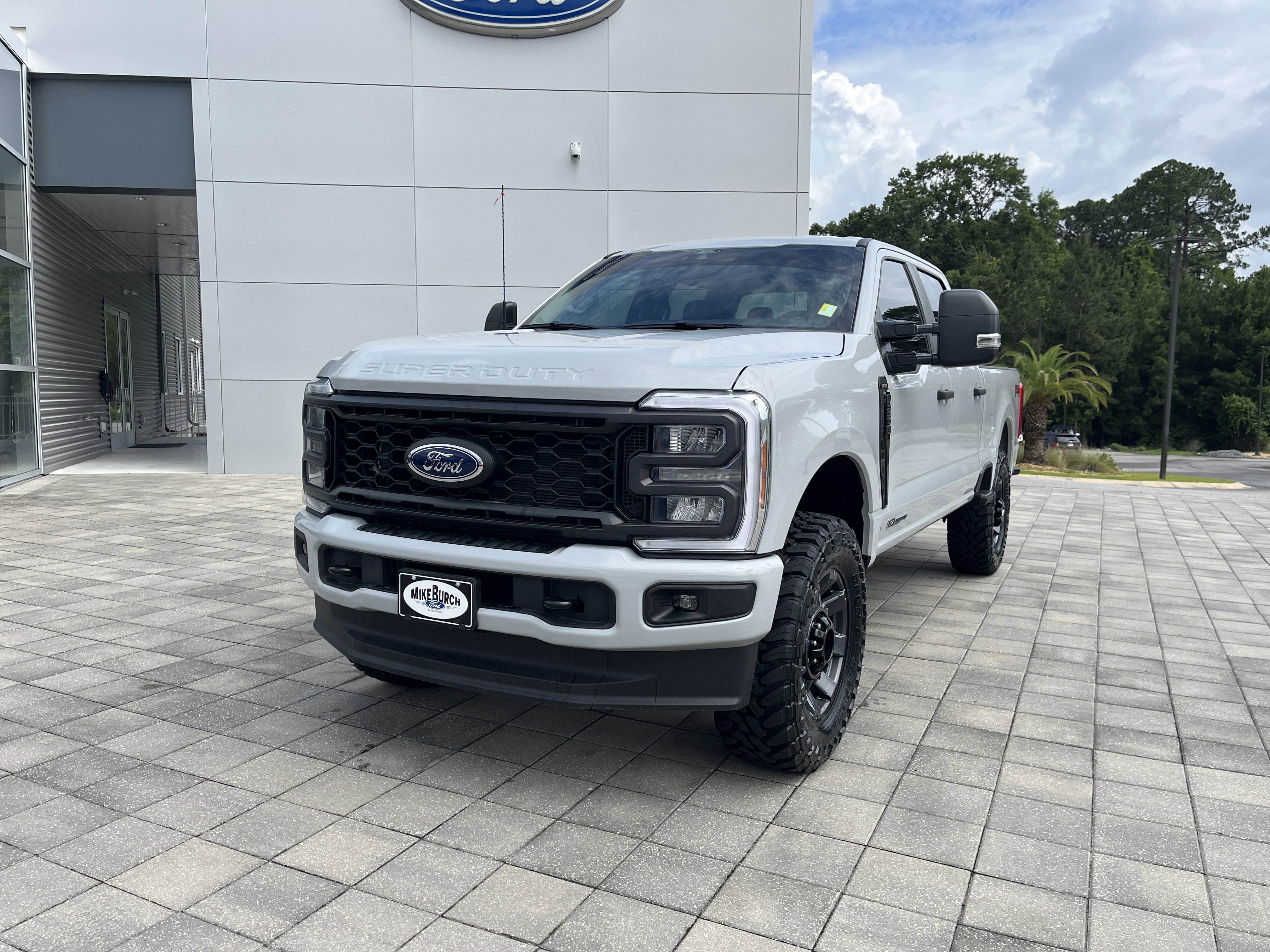 New 2026 Avalanche Ford XL image 2