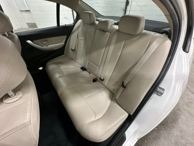 Used 2015 Alpine White BMW 320i image 14