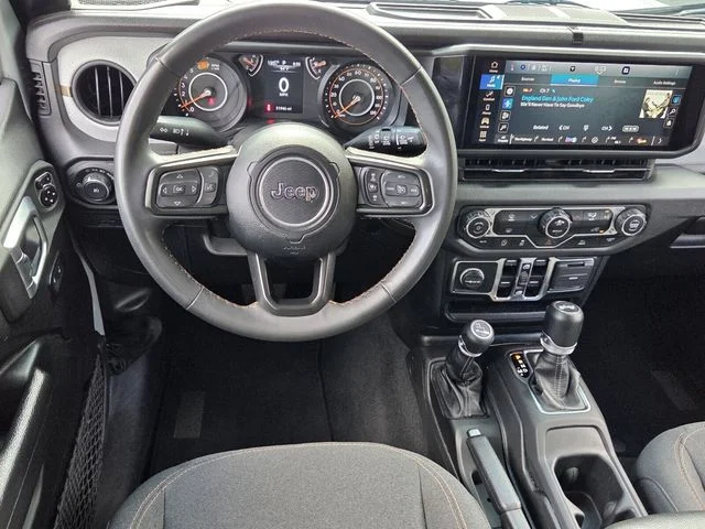 Used 2024 Silver Jeep Sport S image 11
