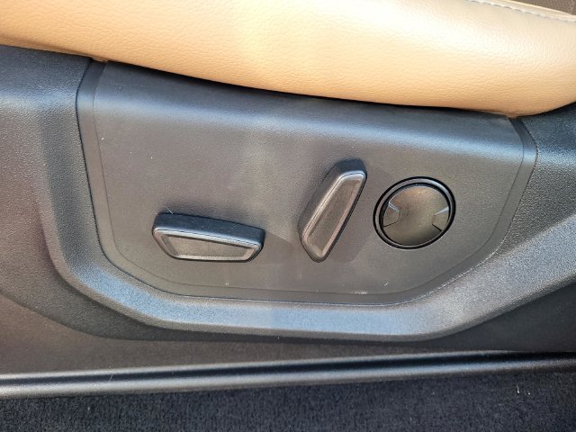 Used 2022 Red Ford Lariat image 11