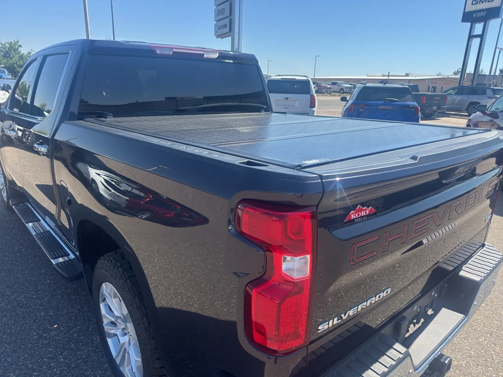 Used 2022 Dark Ash Metallic Chevrolet LTZ image 9