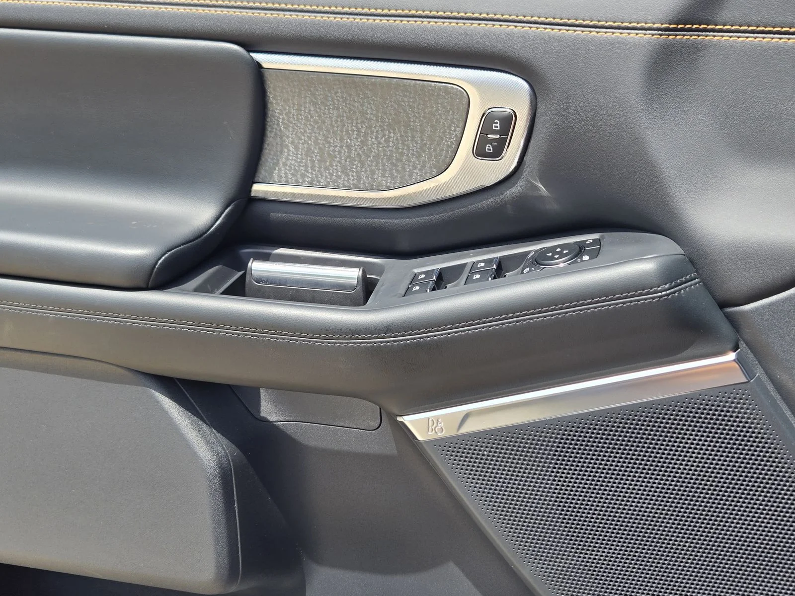 New 2026 Glacier Gray Metallic Tri-Coat Ford Tremor® image 15