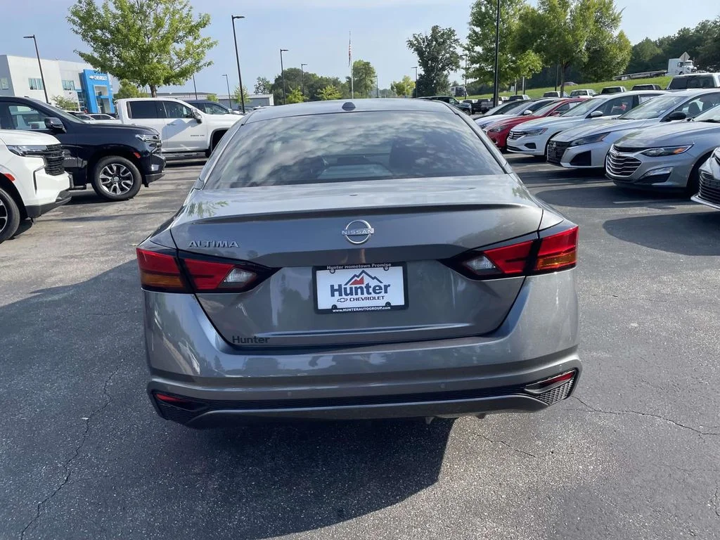 Used 2025 Gray Nissan S FWD image 6