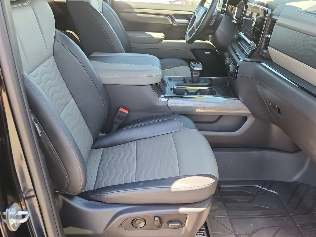 Used 2024 Black Chevrolet ZR2 image 18