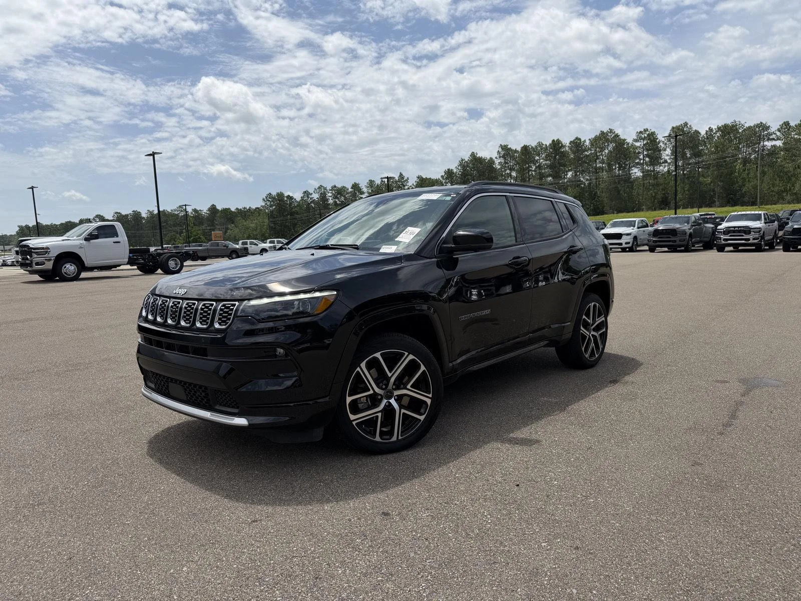 Used 2025 Diamond Black Crystal Pearlcoat Jeep Limited image 1
