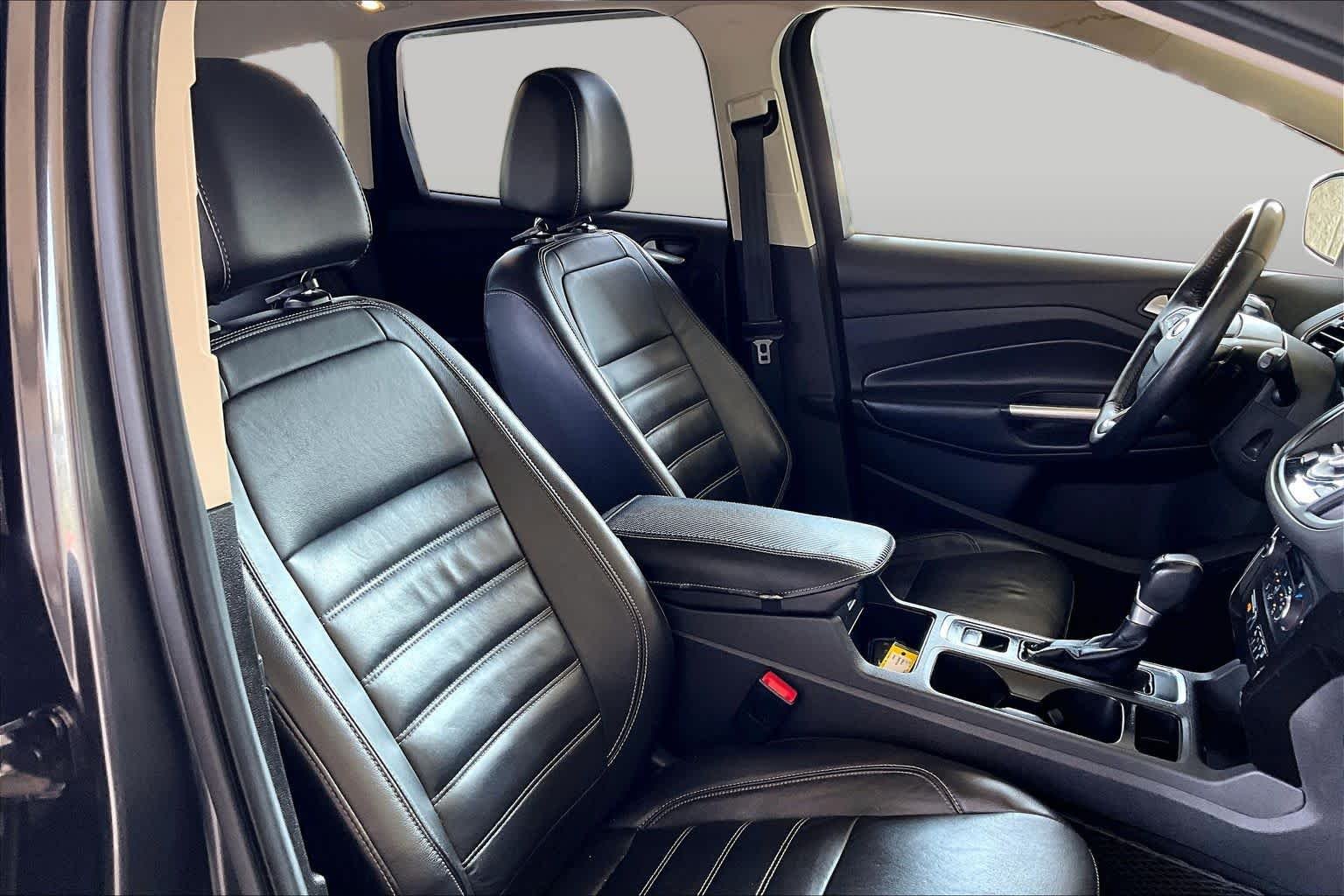 Used 2017 Magnetic Ford Titanium image 9