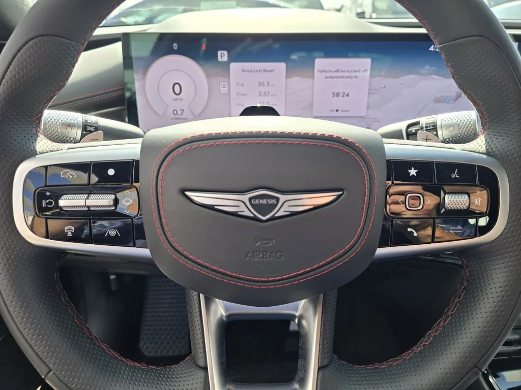 Used 2025 Black Genesis 2.5T image 18