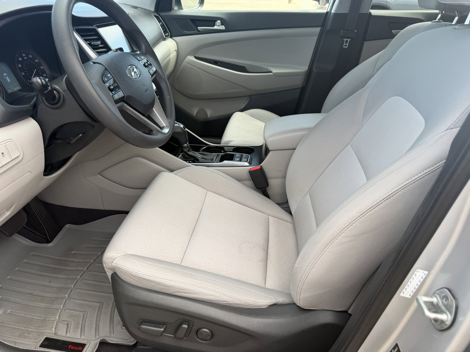 Used 2018 Molten Silver Hyundai SEL image 21