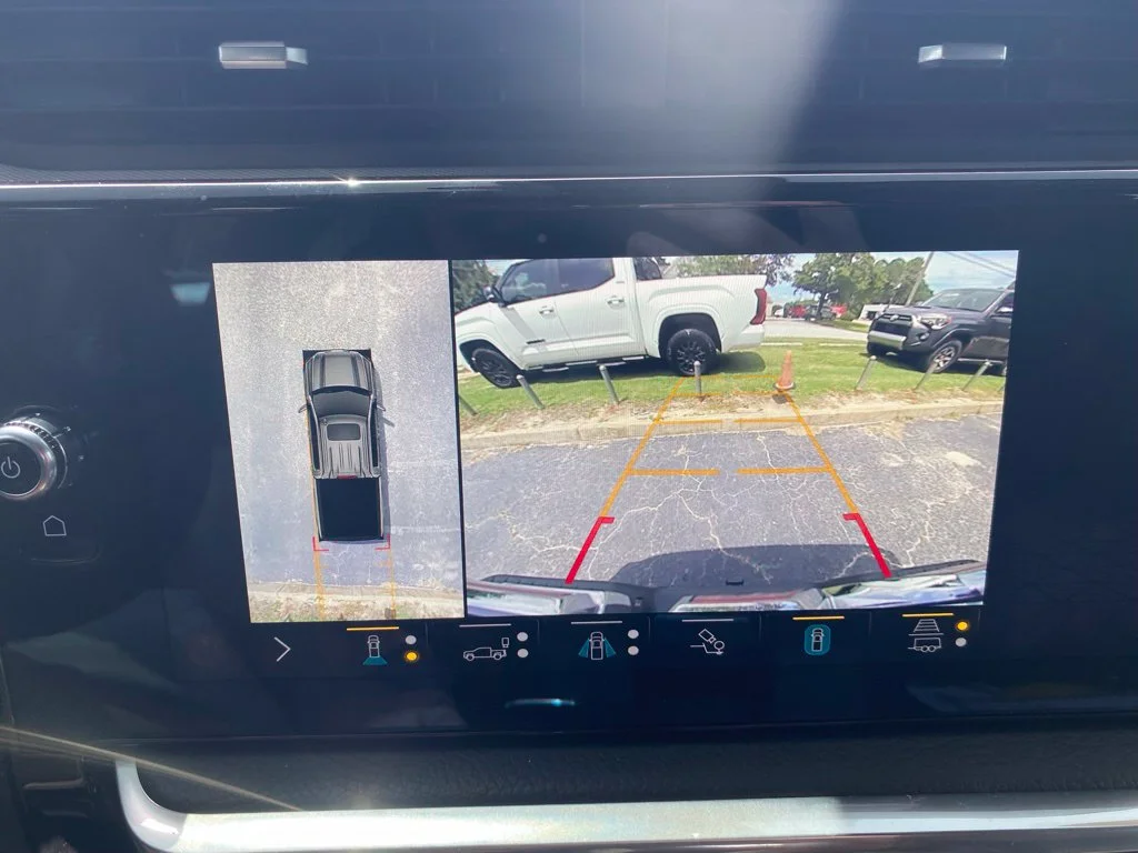 Used 2022 Silver GMC Denali image 28