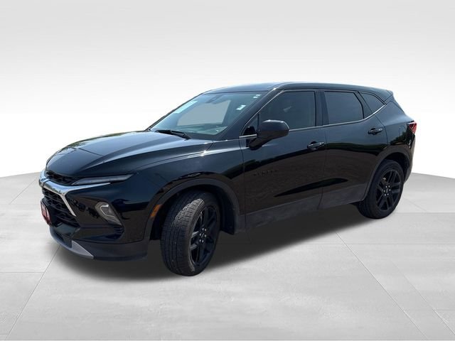 Used 2023 Black Chevrolet LT image 3