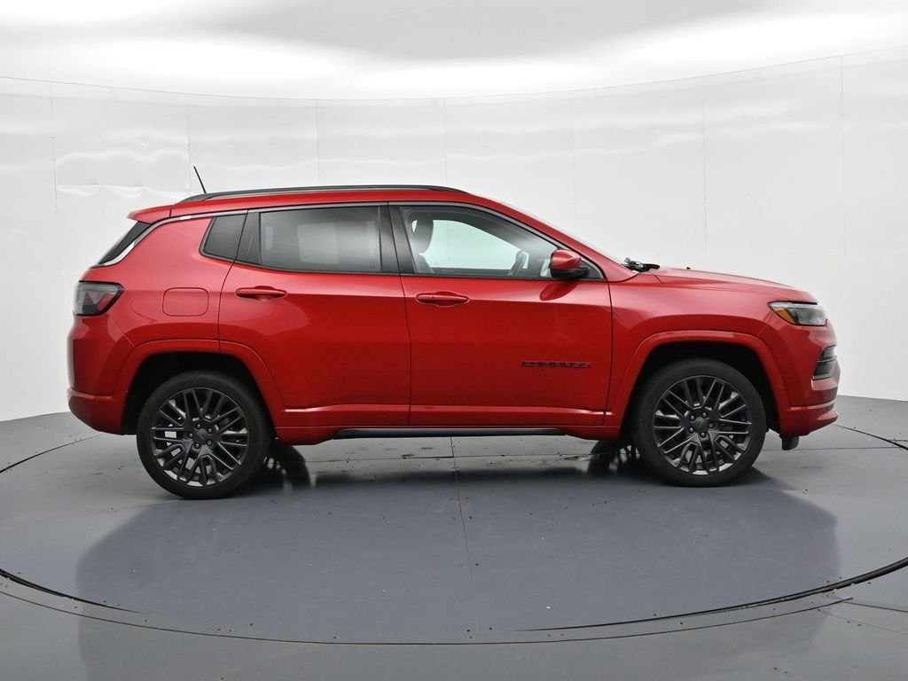 Used 2022 Red Jeep Limited image 4