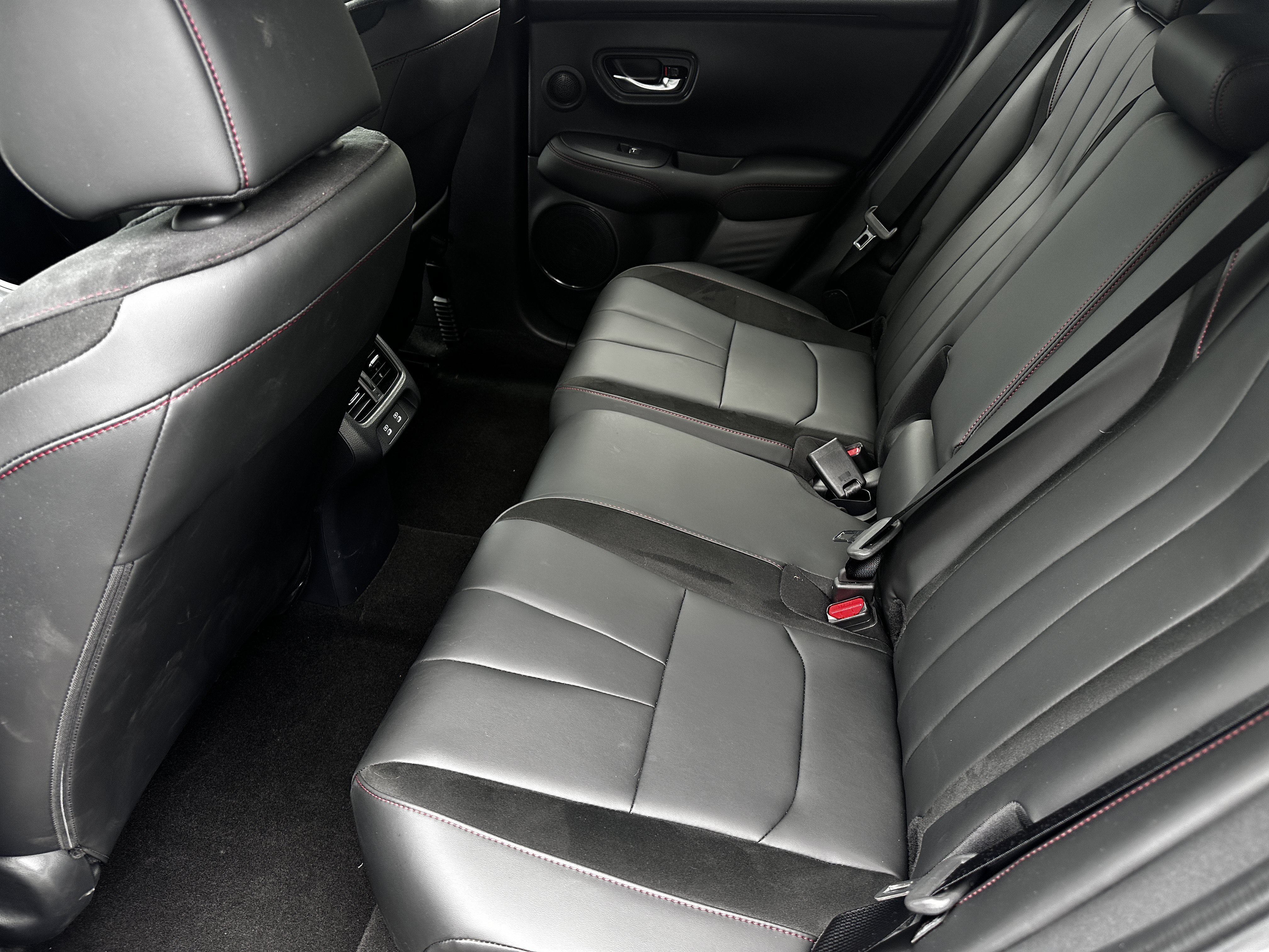 Used 2025 Solar Silver Metallic Acura FWD A-SPEC image 51